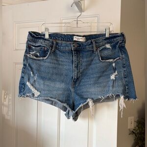 Abercrombie high rise mom short